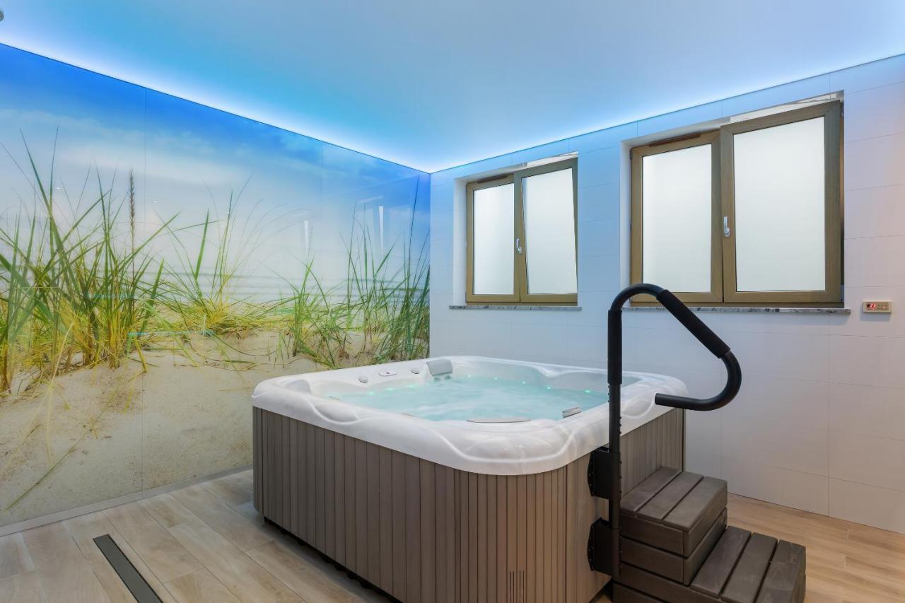 Underground Apartment In A Lux Holiday House Posejdon By Renters Prestige Kolczewo Luaran gambar